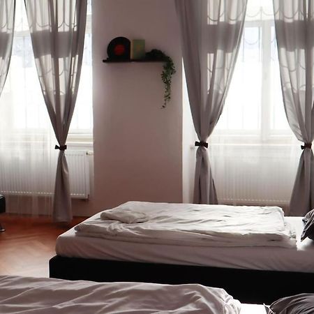 Modern Apartment In The Center Of Прага Экстерьер фото